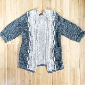 South Moon Under 'Kerisma' Grey Cable-Knit Cardigan
